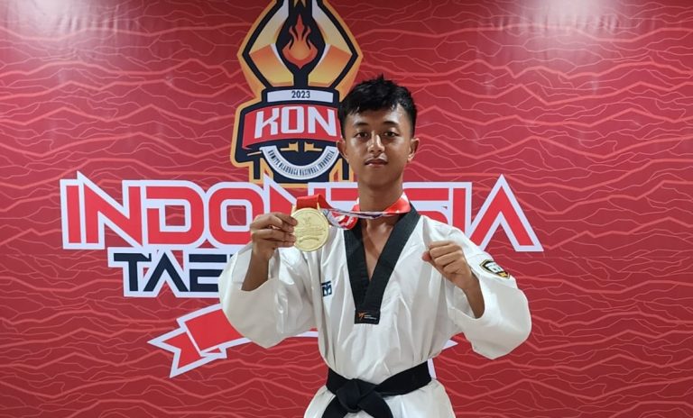 Rahmat Farhan Raih Medali Emas Dalam Kejuaraan Taekwondo Koni Cup