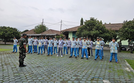 You are currently viewing Latihan Dasar Kepemimpinan Siswa SMAIT Insan Mandiri Cibubur: Membentuk Generasi Pemimpin Masa Depan